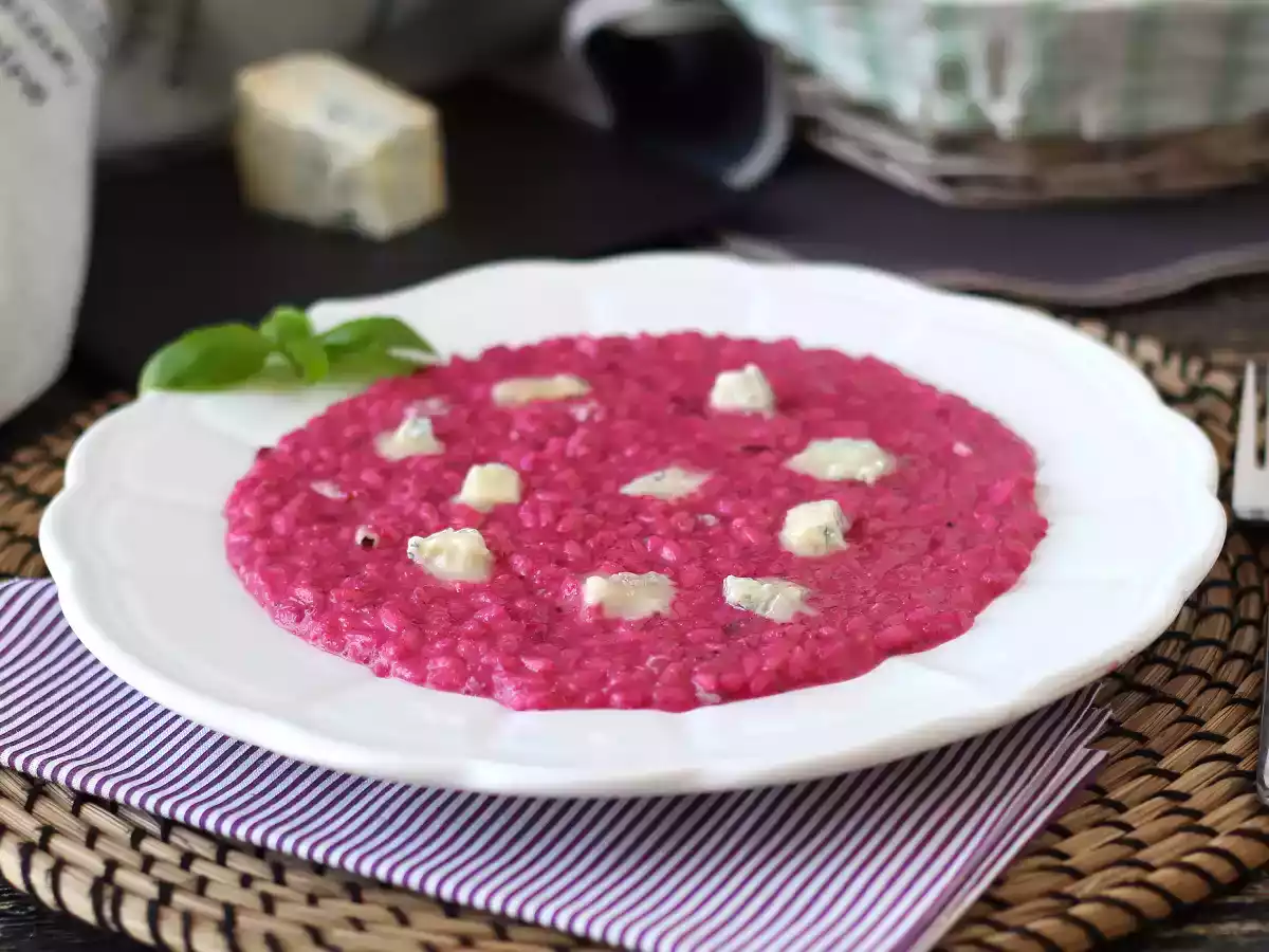 Risoto de beterraba e gorgonzola: uma explosão de cores e sabores intensos