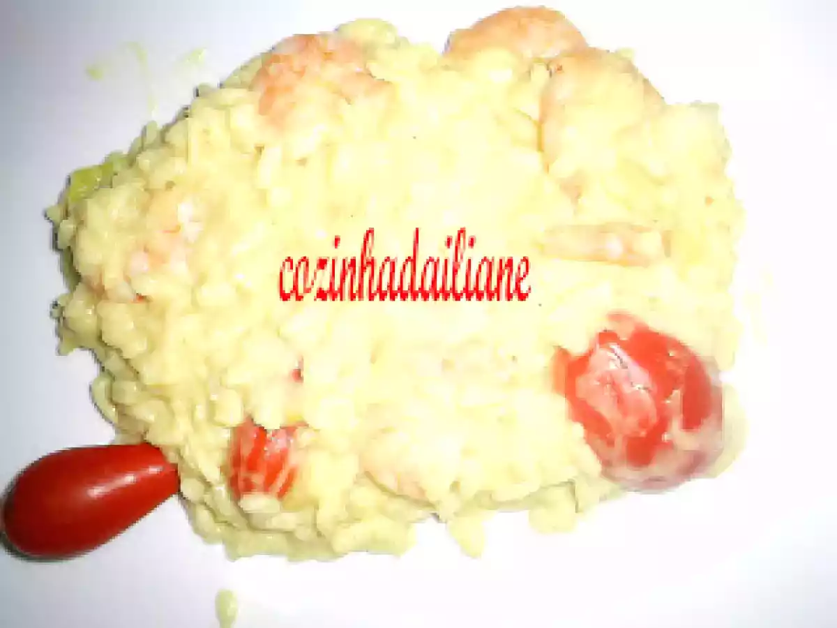 Risoto de camarão, alho poró e tomate cereja