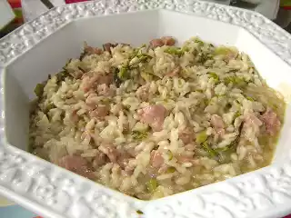Risoto de linguiça e brócolis