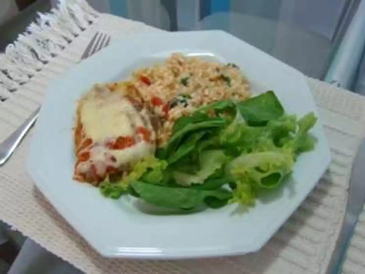 Risoto de Tomate Seco, Frango e Rúcula com Filé a Parmegiana - foto 2