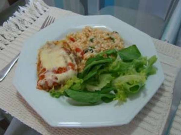 Risoto de Tomate Seco, Frango e Rúcula com Filé a Parmegiana - foto 2