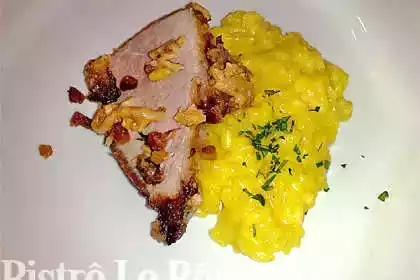 Risoto milanêz e picanha suína em crosta de bacon e parmesão