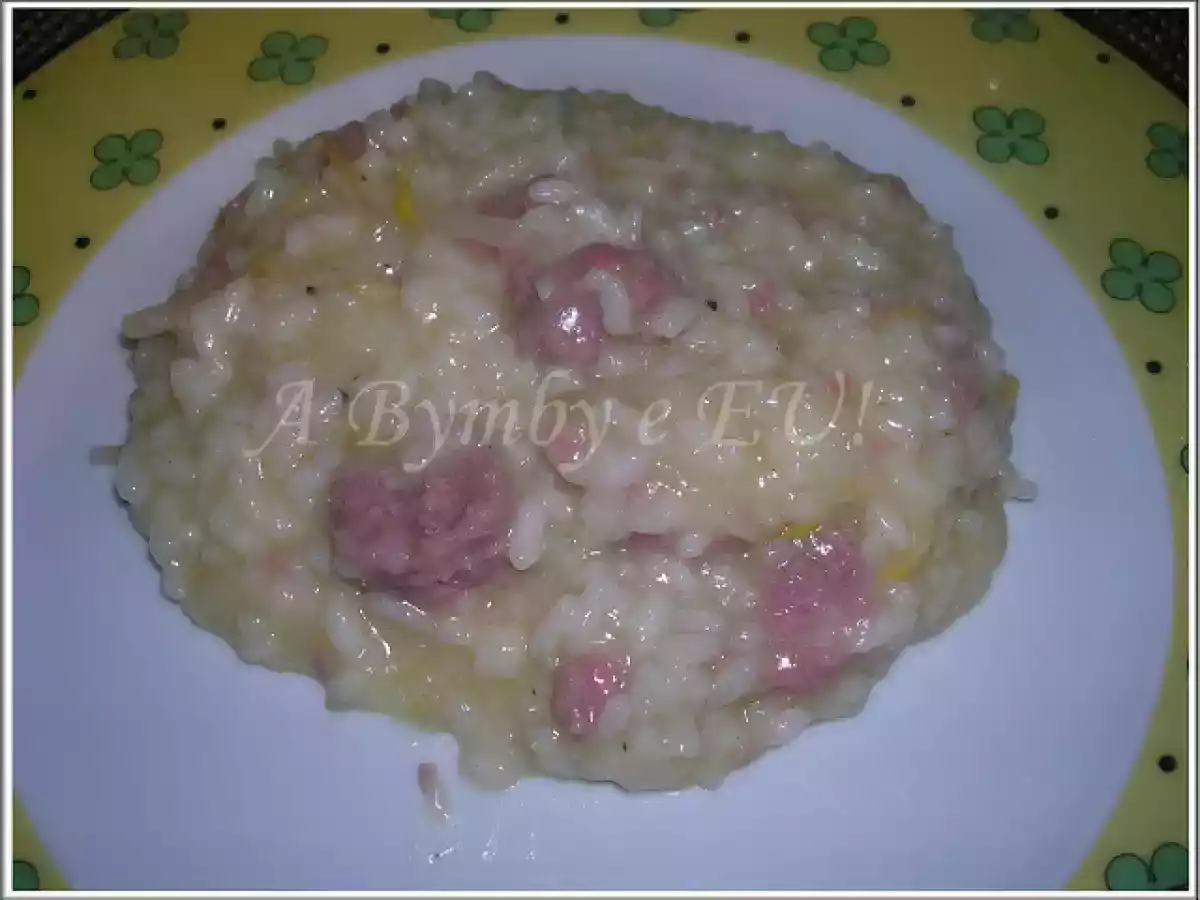 Risotto de salsichas frescas e rebentos de feijão mungo