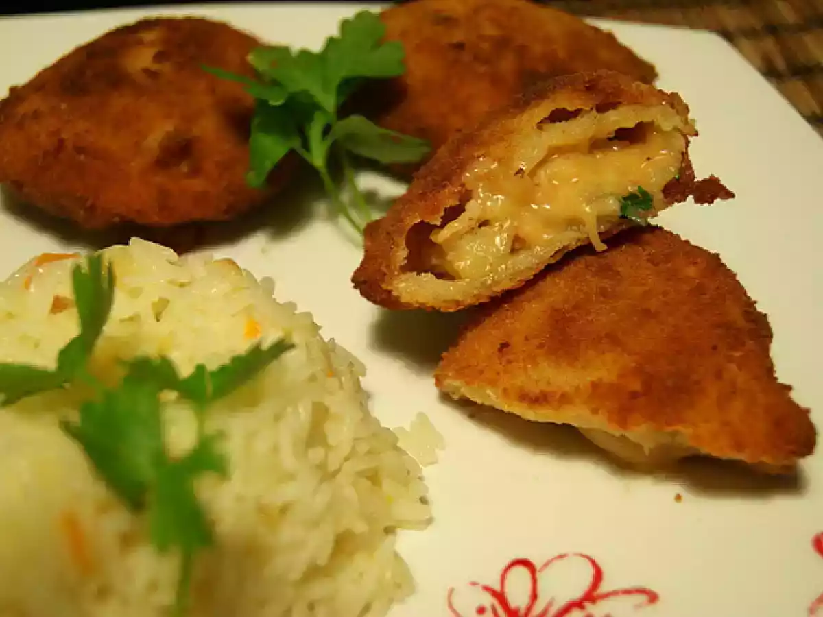 Rissois de Camarão com Arroz de Cenoura