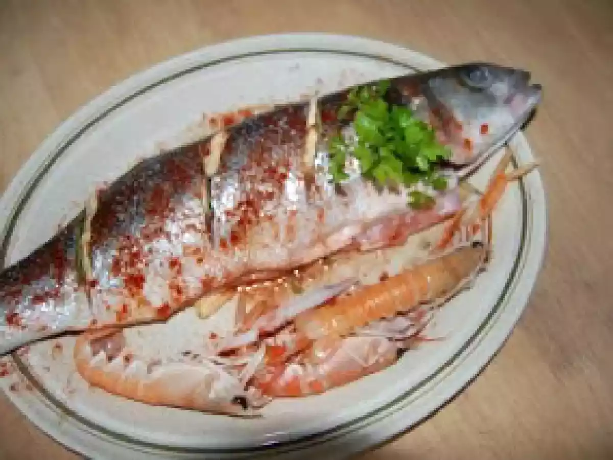 Robalo assado no forno com lagostins... - foto 2