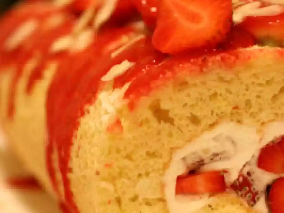 Rocambole de Morangos com Chantilly - foto 3
