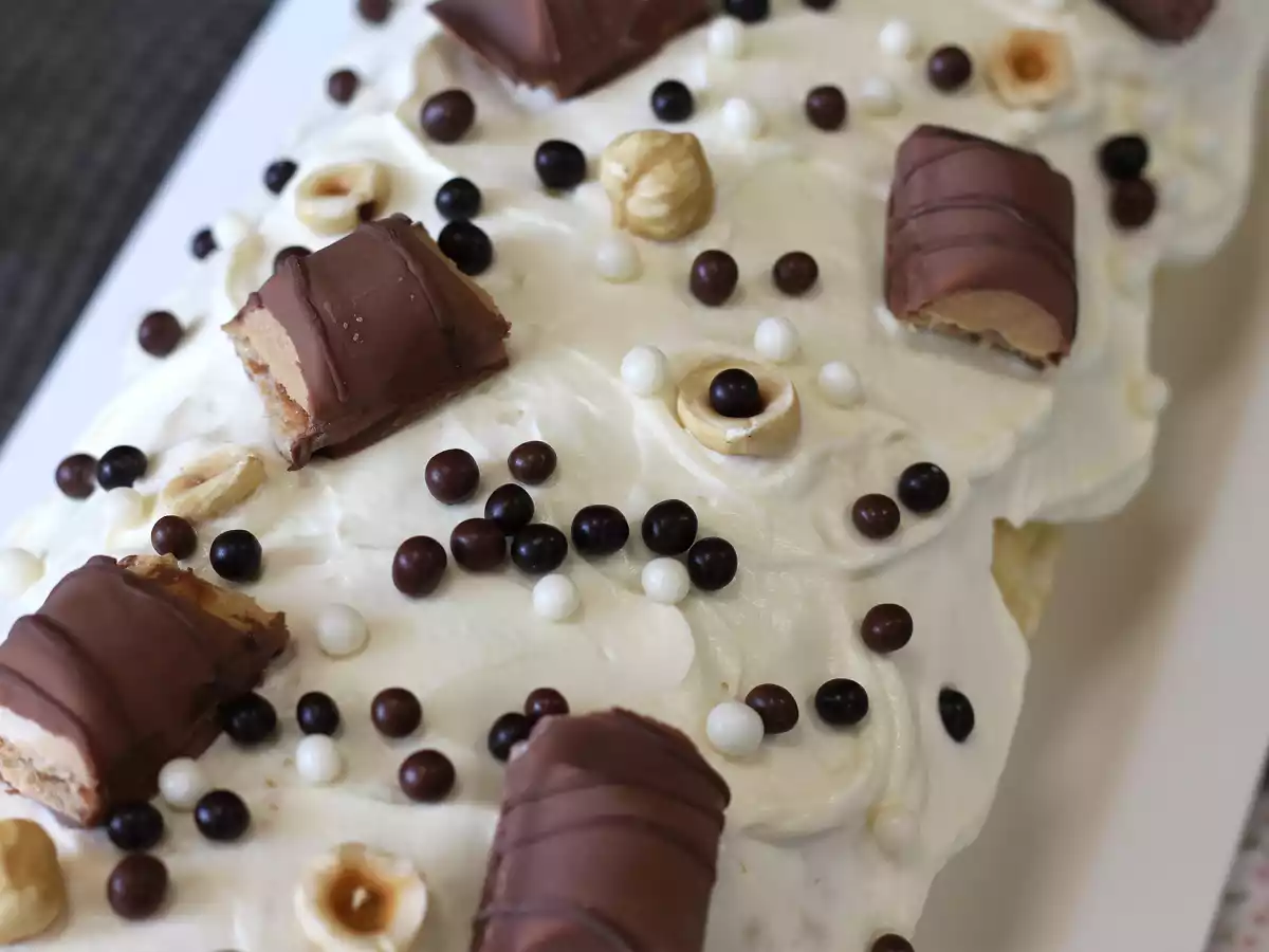 Rocambole sabor Kinder Bueno, um bolo festivo para datas especiais - foto 7
