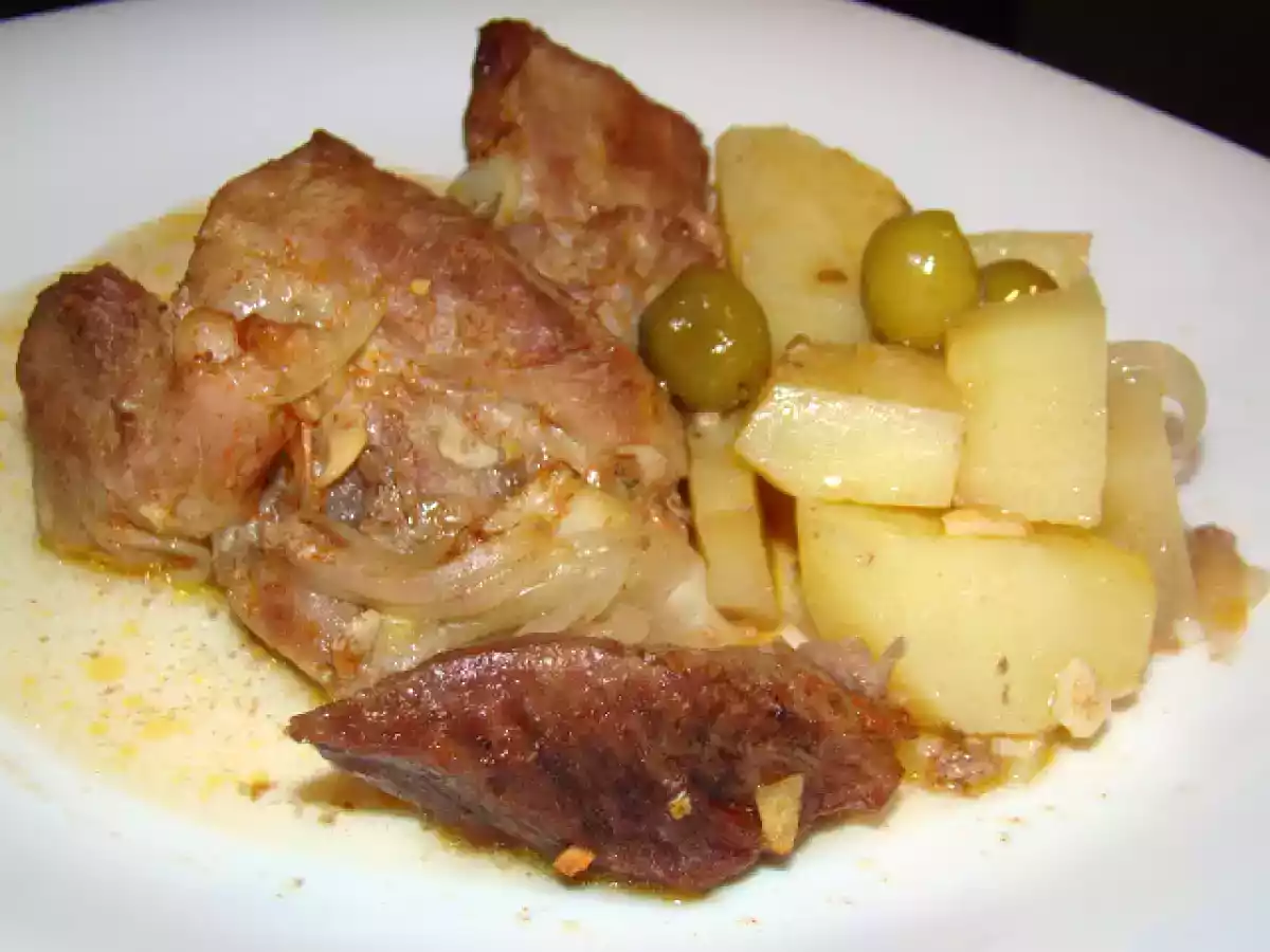 Rojões Assados no forno com Batatas e Azeitonas Recheadas com Pimento - foto 4
