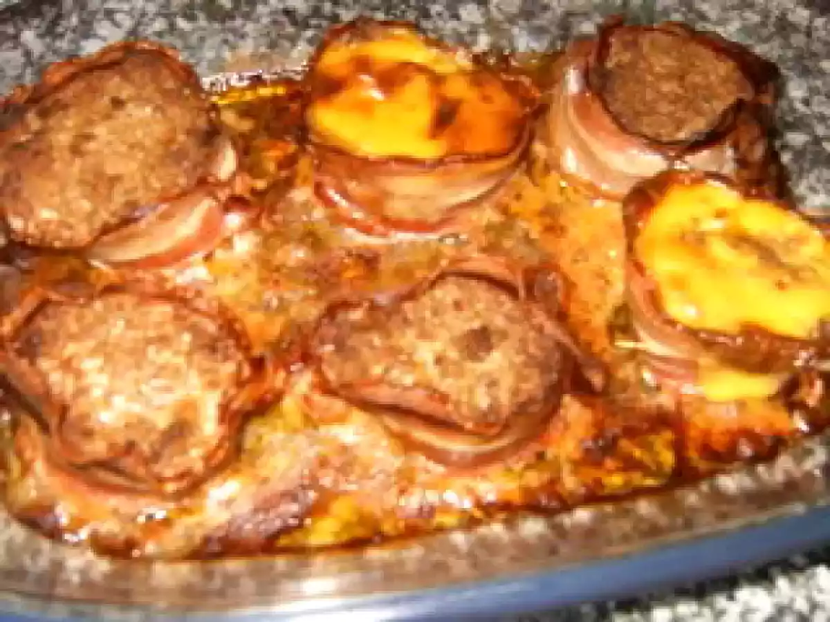 ROLINHOS DE BACON COM CARNE PICADA
