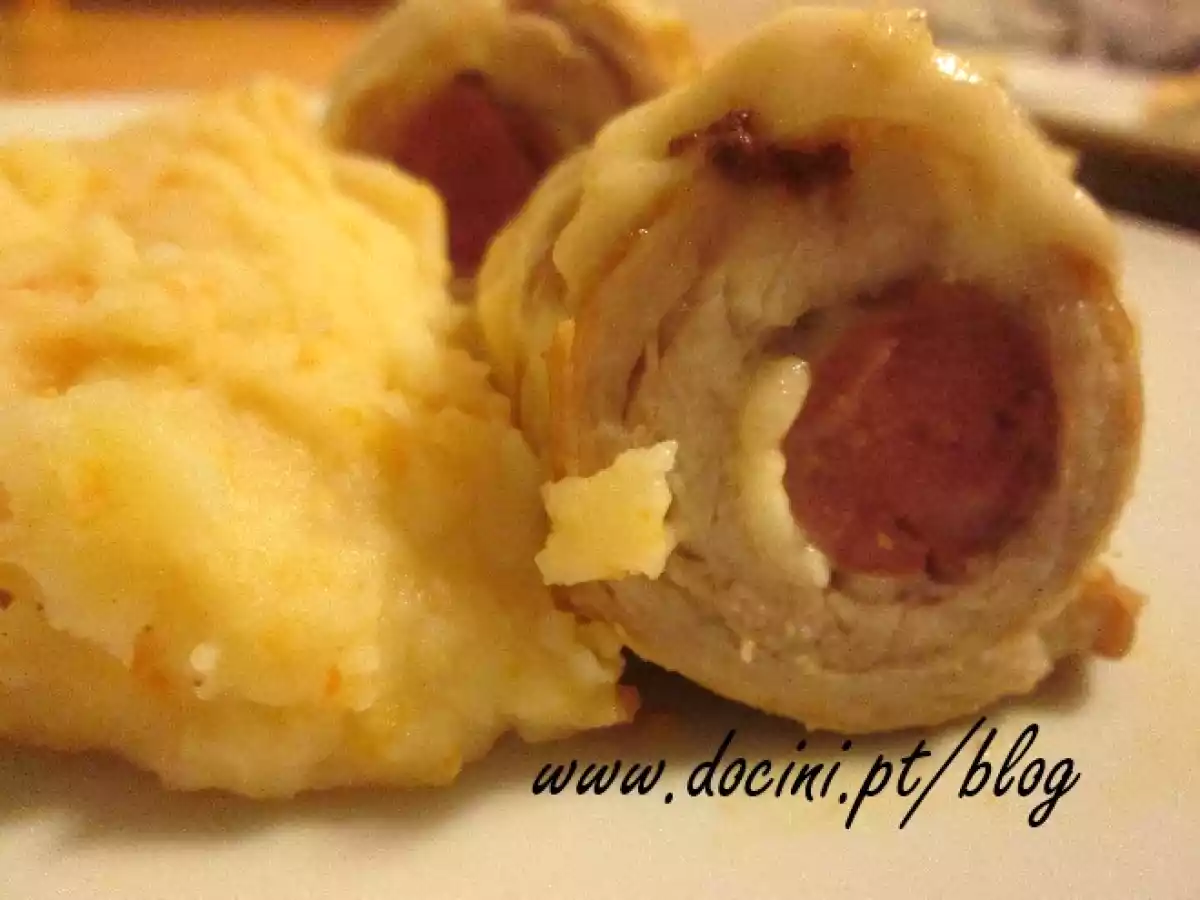 Rolinhos de Carne Recheados com Salsischa e Queijo