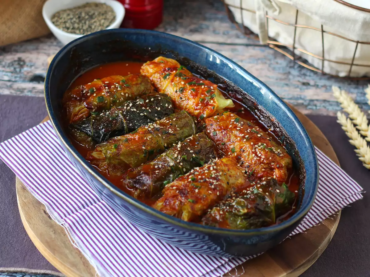 Rolinhos de couve-lombarda recheados com carne de porco e molho de mel e gochujang - foto 2