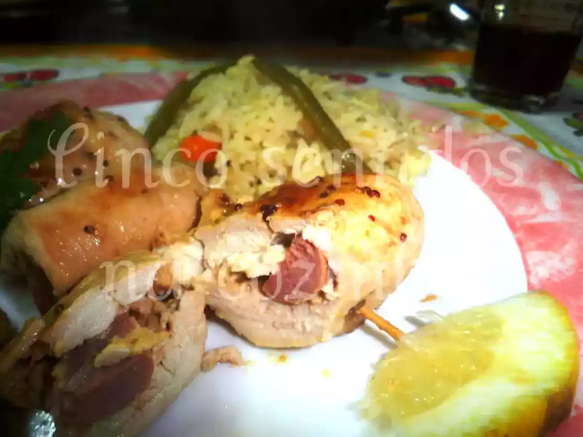 Rolinhos de frango e salsicha com molho de mostarda e mel - foto 2