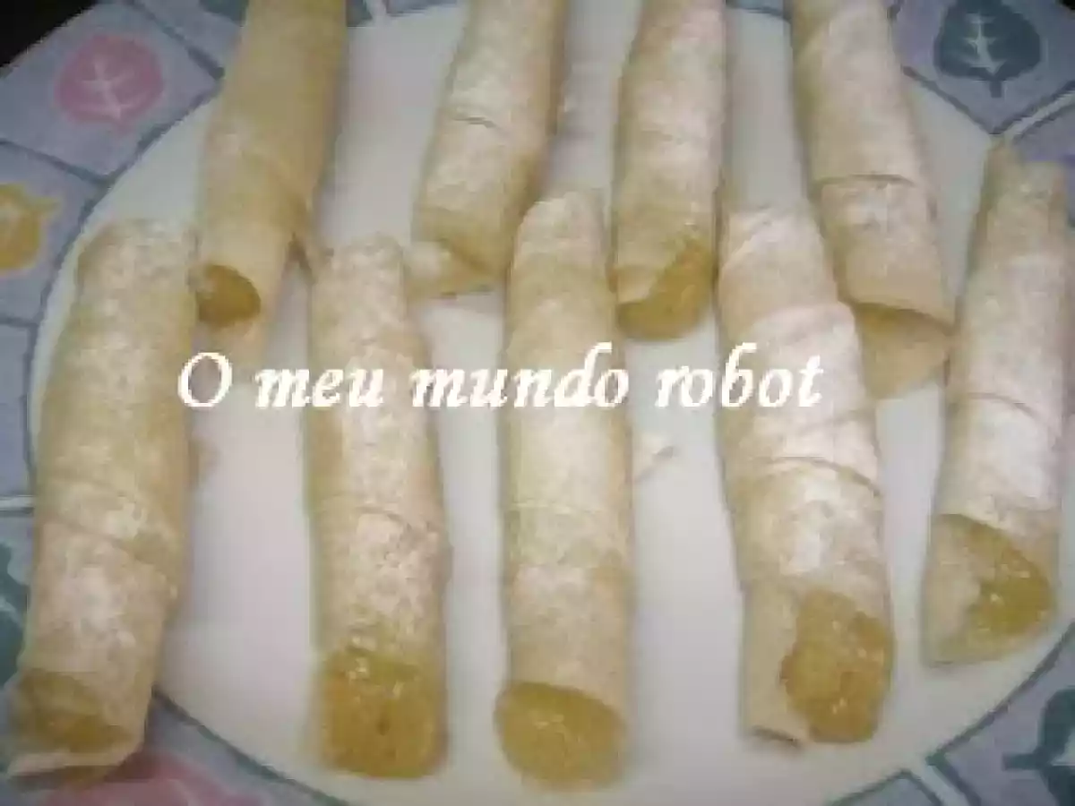 Rolinhos de massa brick e ovos moles pobres