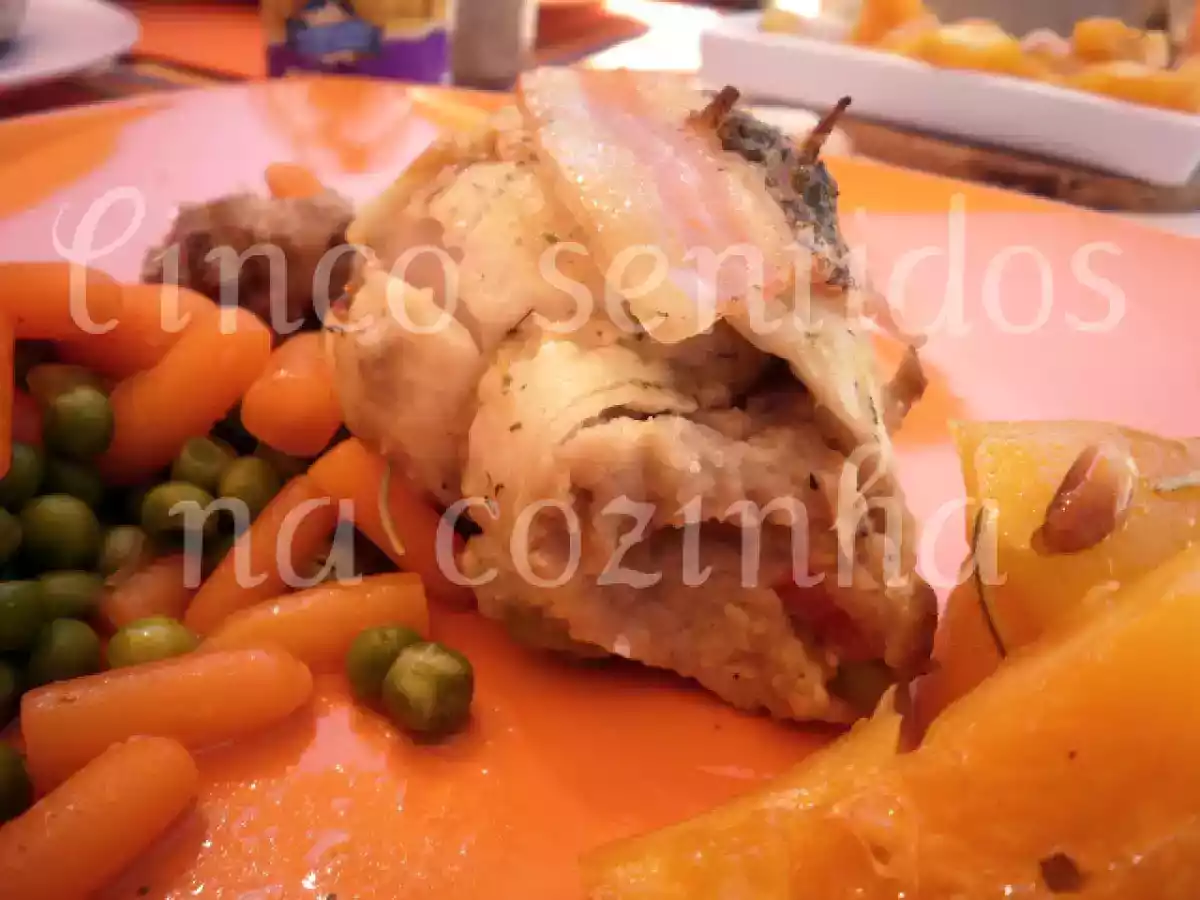 Rolinhos de peixe recheados com cogumelos