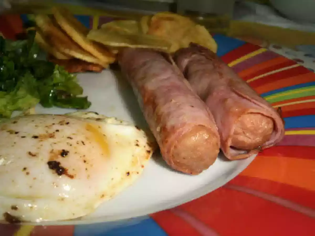Rolinhos de salsichas com fiambre