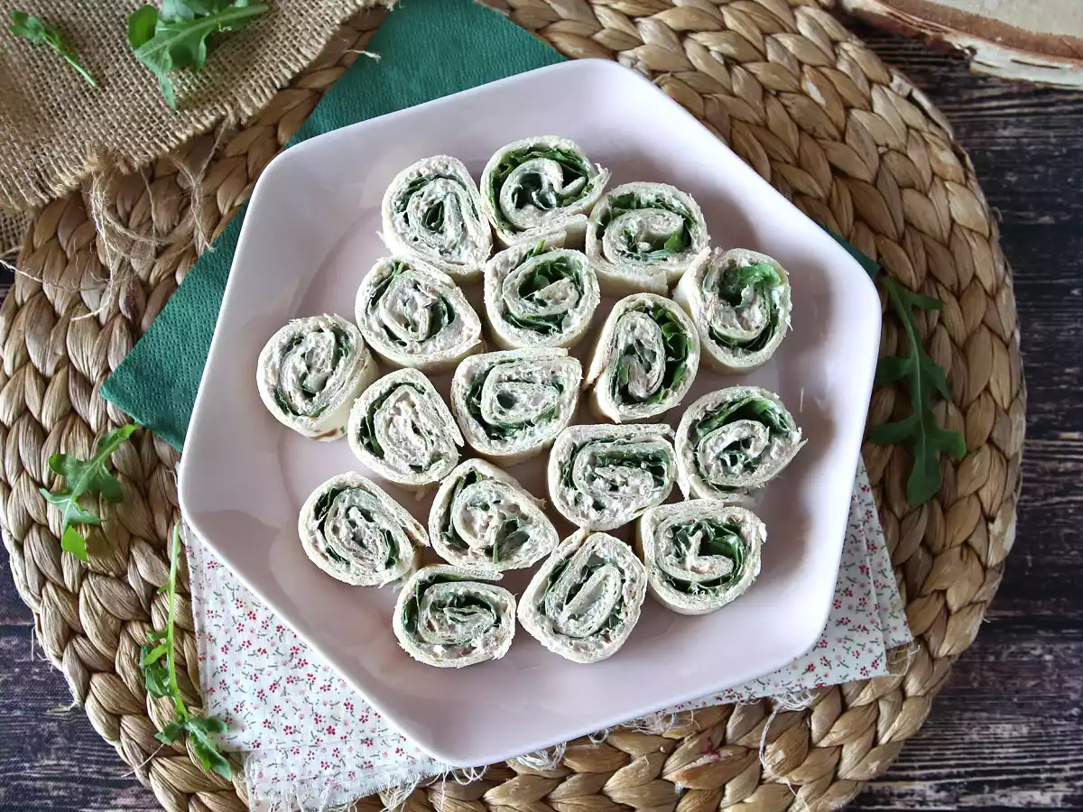 Rolinhos de tortilha, atum e queijo - foto 4