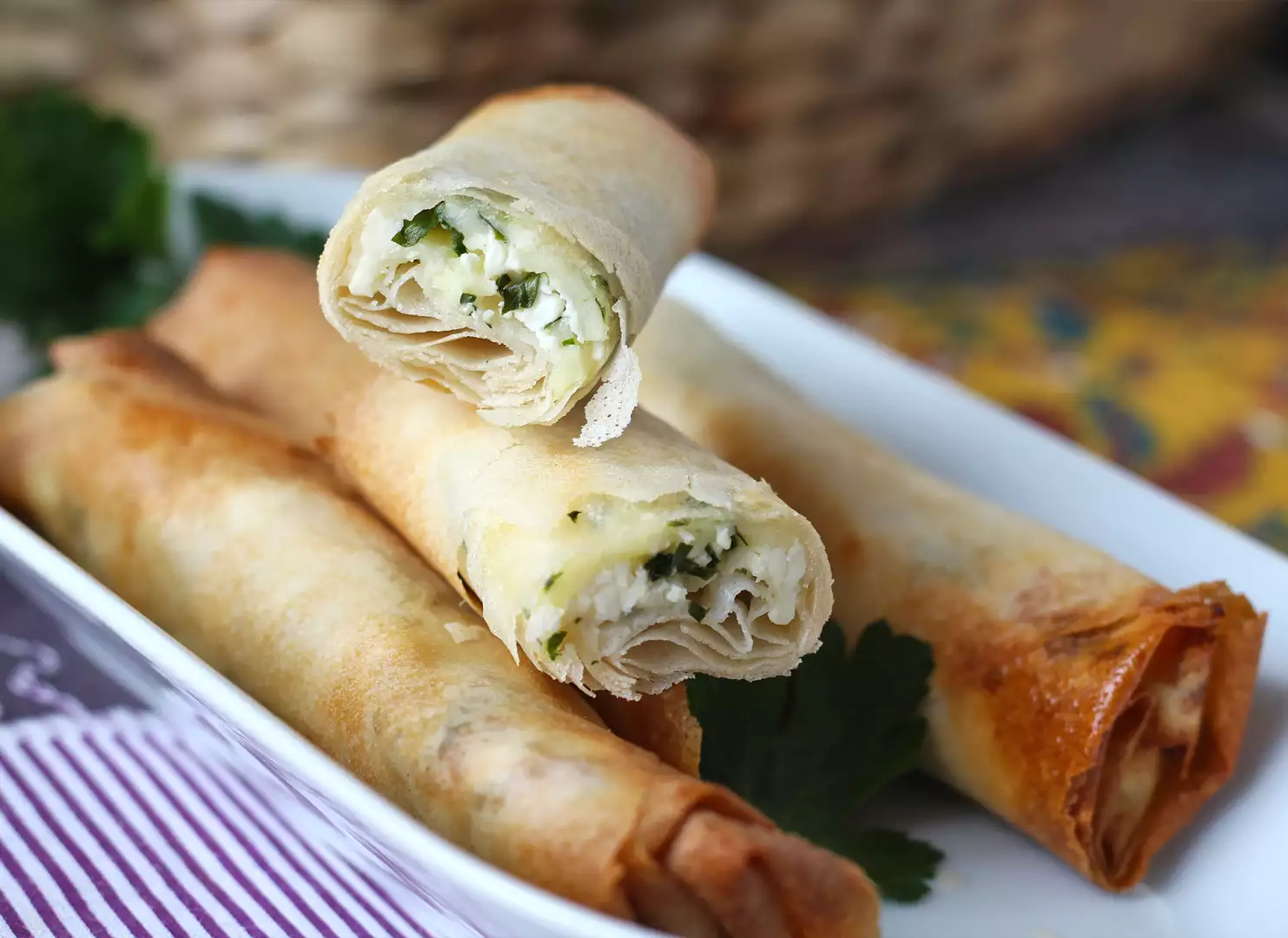 Rolinhos libaneses de queijo (rikakats) na air fryer