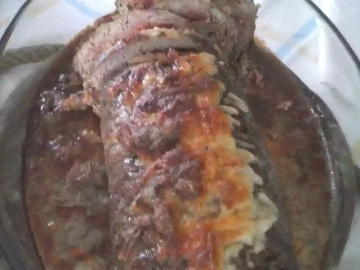 Rolo de carne com chouriço