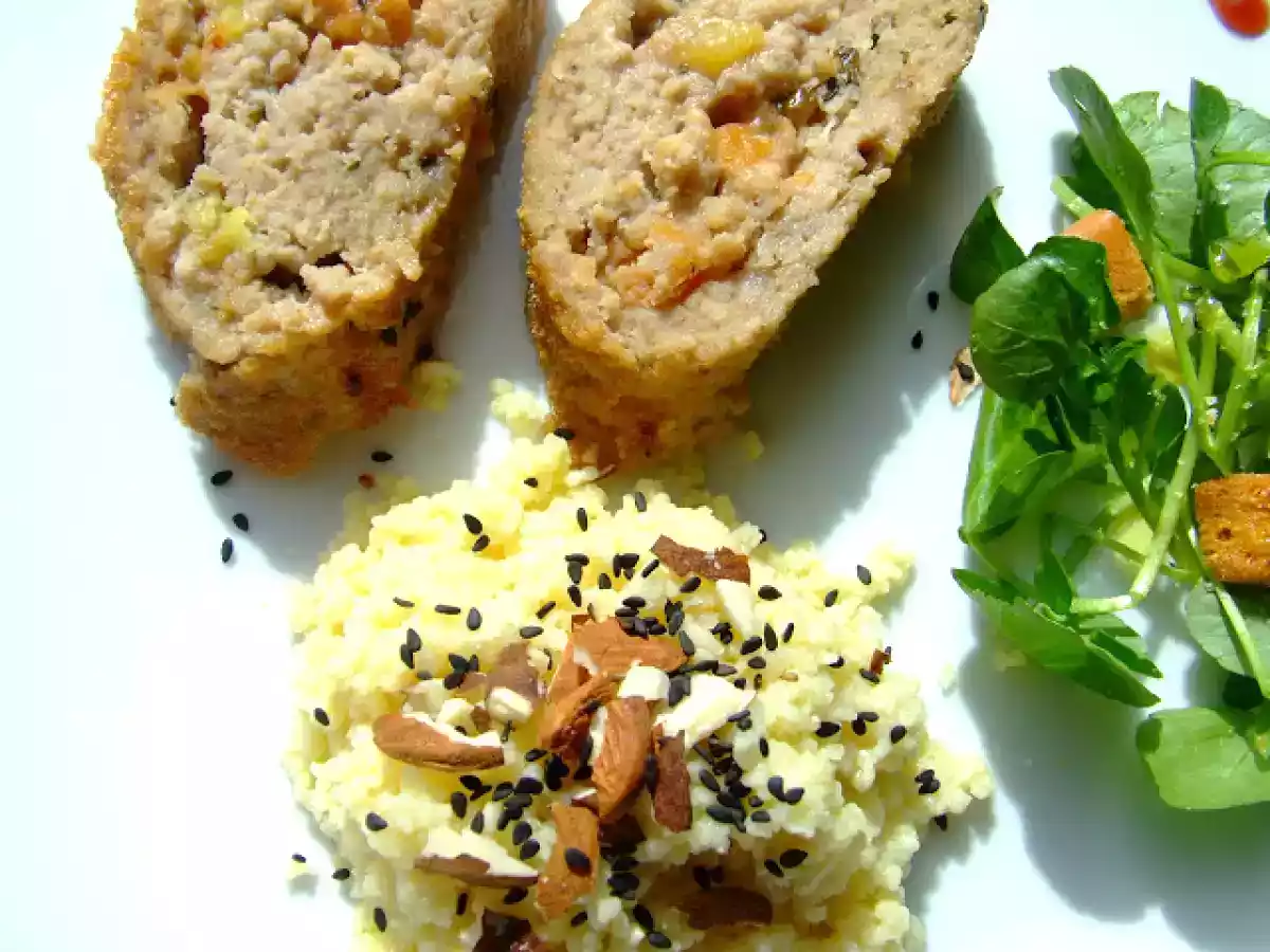 Rolo de carne com farinheira e abacaxi