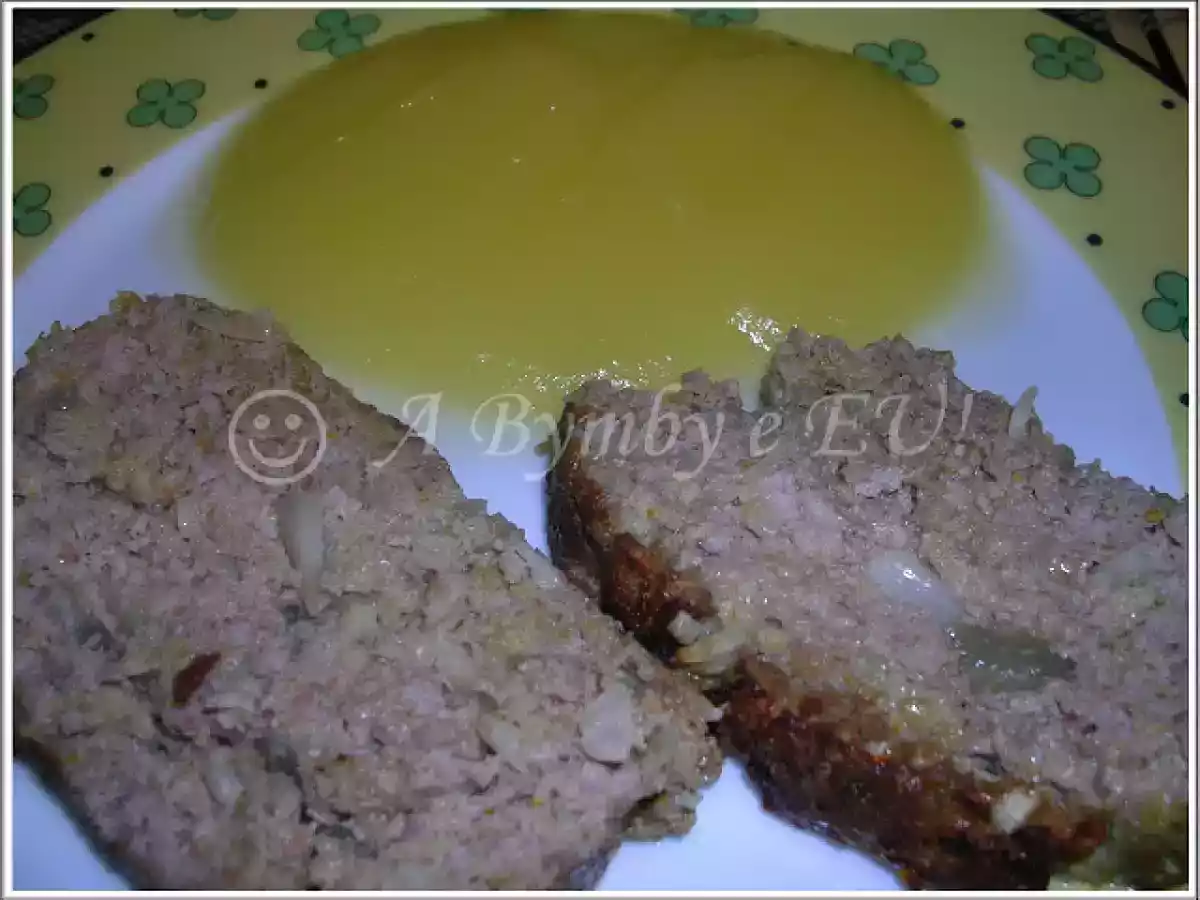 Rolo de carne com maçã e uvas acompanhado com Puré de Maçã