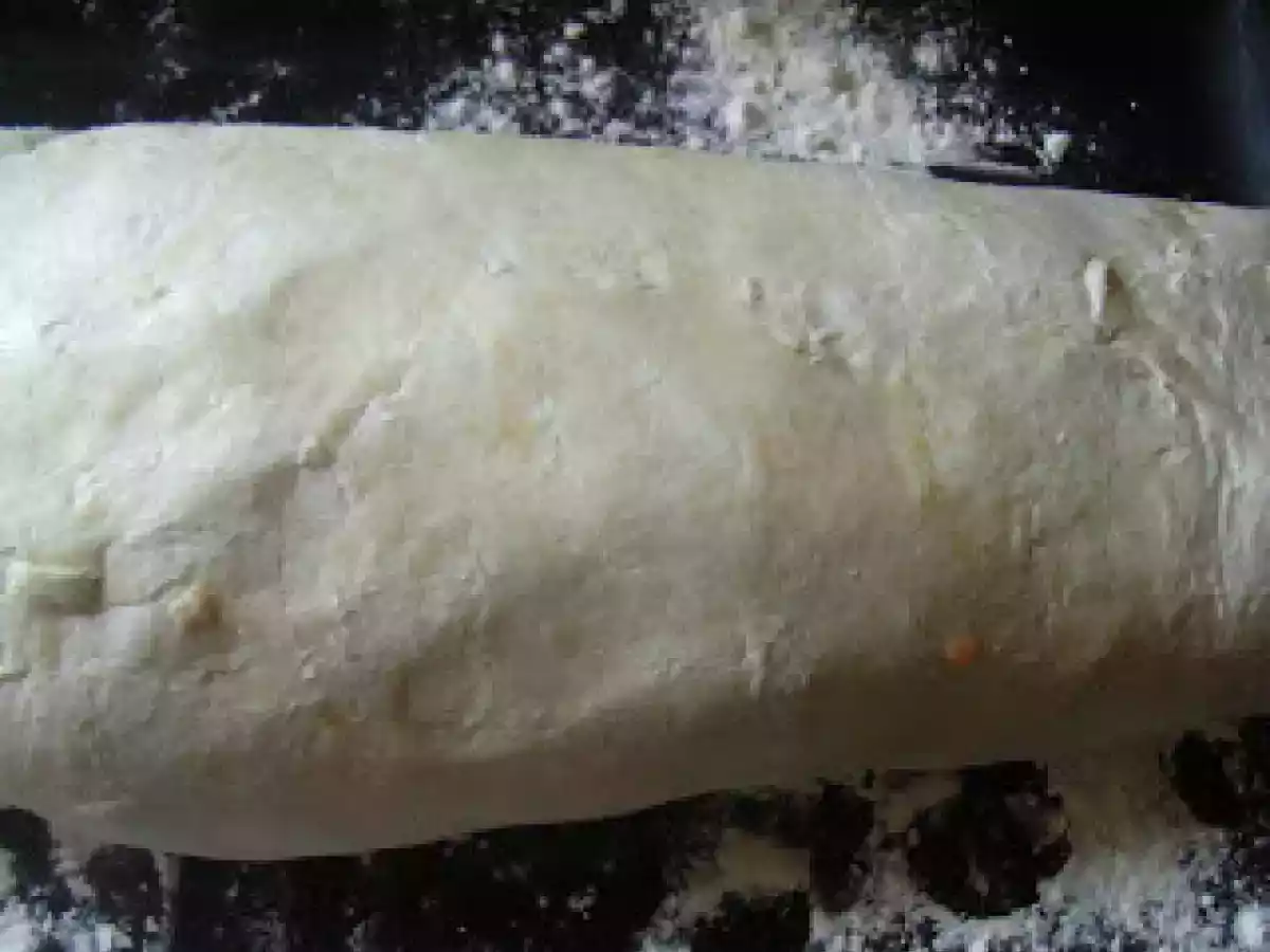 Rolo de carne com massa folhada.