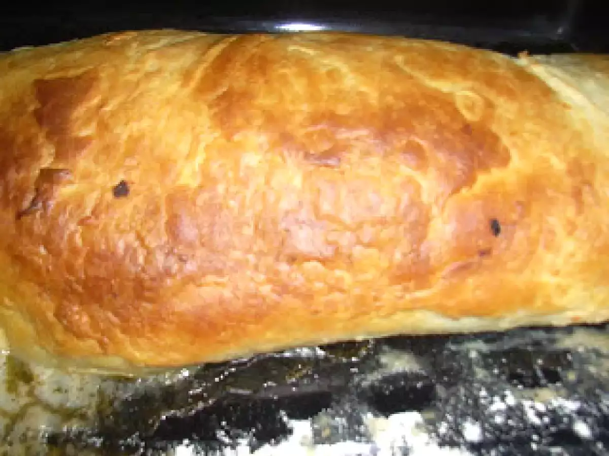 Rolo de carne com massa folhada. - foto 2