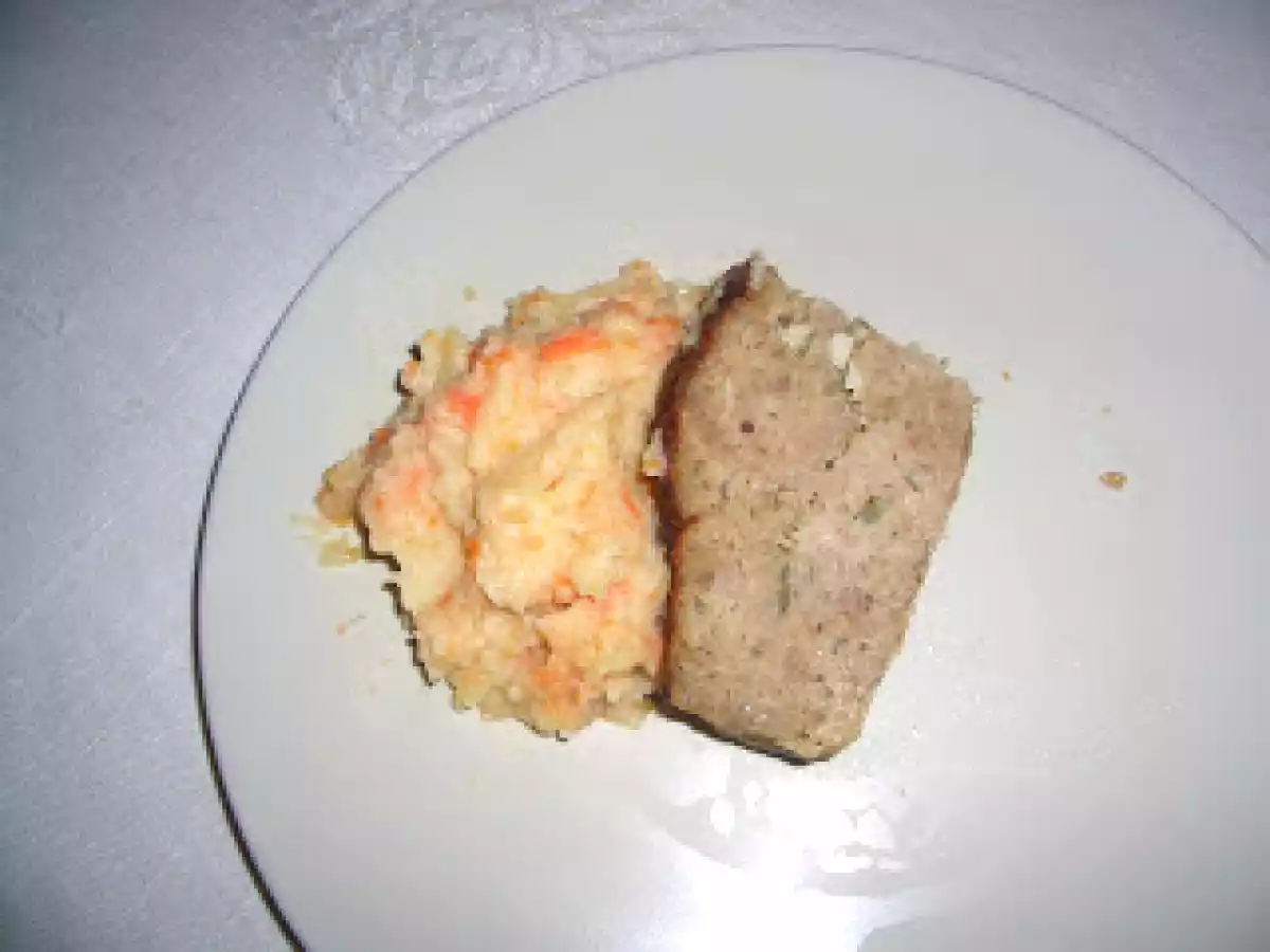 Rolo de Carne com Puré de batata e cenoura / Meatloaf with Mashed potato and carrots