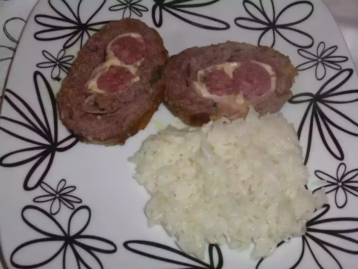 Rolo de carne recheado com salsicha fresca - foto 2
