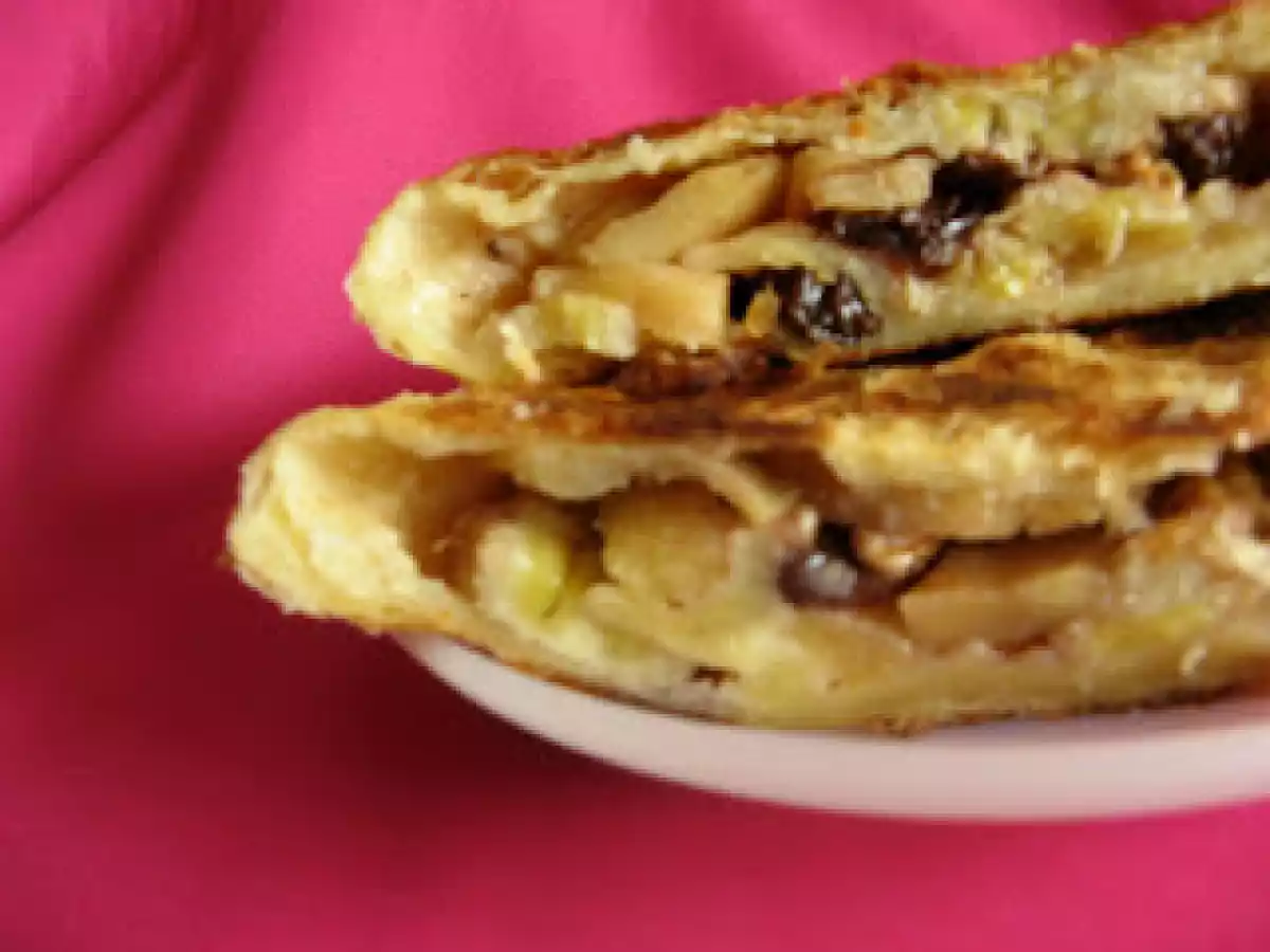 Rolo folhado de maçã e banana
