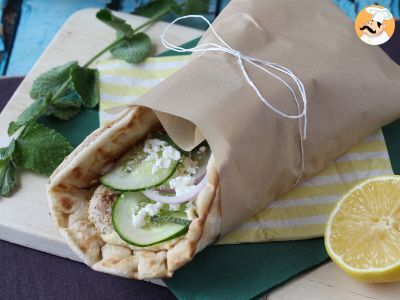 Receita Saboreie o delicioso gyros de frango, o melhor sanduíche grego!