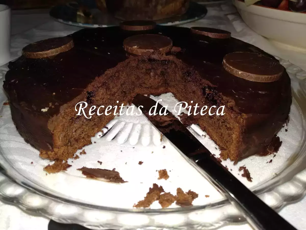 Sachertorte (bolo de chocolate típico da Áustria) - foto 2