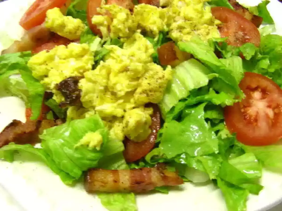Salada com ovos mexidos e bacon - foto 3