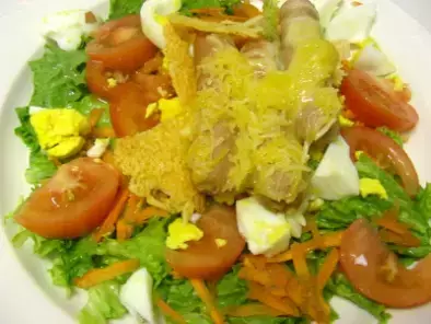 Salada com Salsicha e Queijo