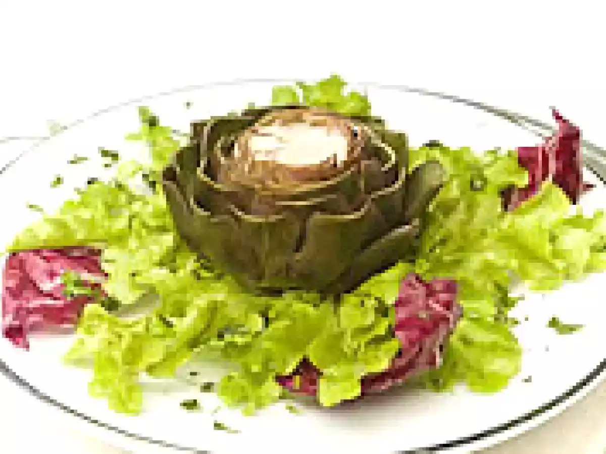 Salada de Alcachofra ao Molho de Tofu e Páprica (vegana)