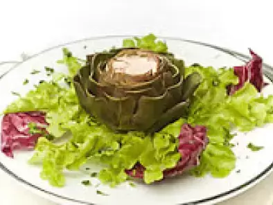 Salada de Alcachofra ao Molho de Tofu e Páprica (vegana)