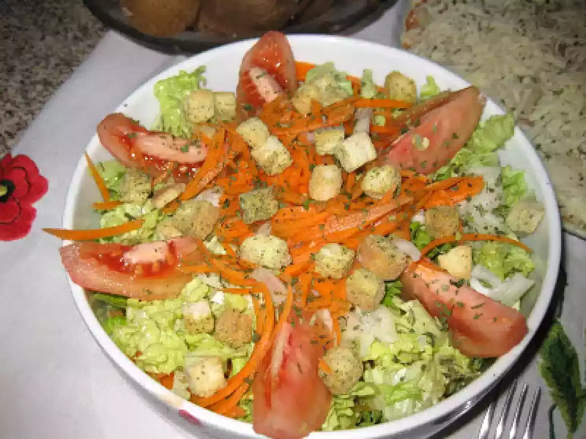 SALADA DE ALFACE, TOMATE E CENOURA - foto 2