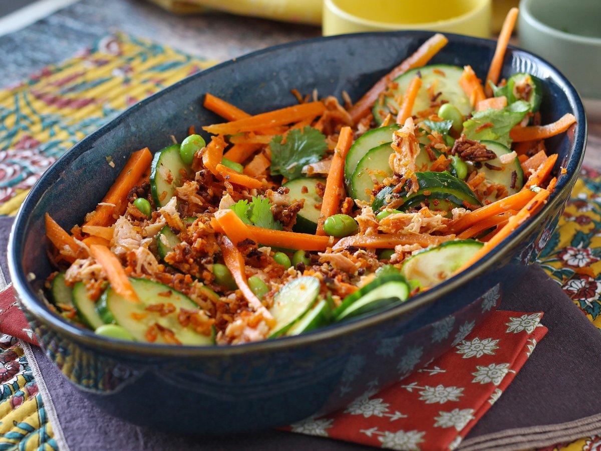 Salada de arroz crocante com salmão e toque picante - foto 2