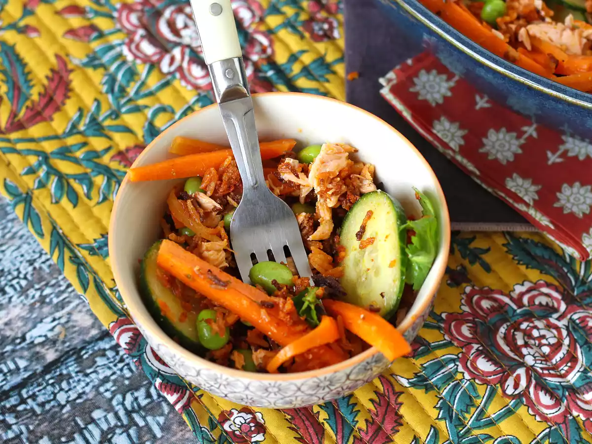 Salada de arroz crocante com salmão e toque picante - foto 3