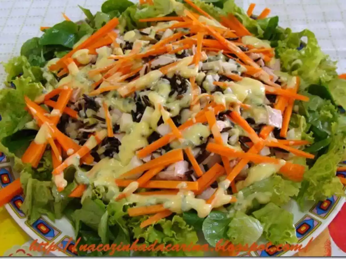 Salada de Arroz Integral e Peito de Peru