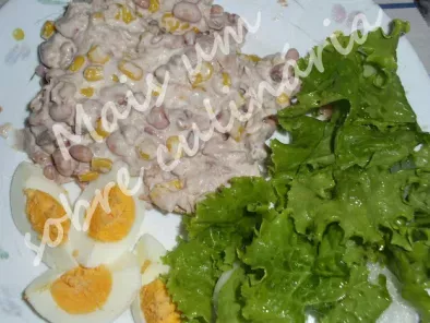 Salada de atum com feijão frade e milho doce