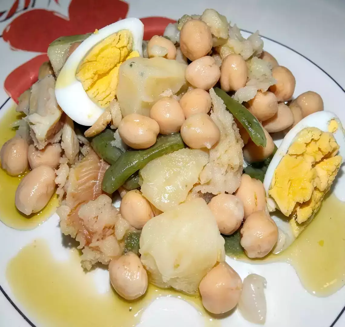 Salada de bacalhau e grão