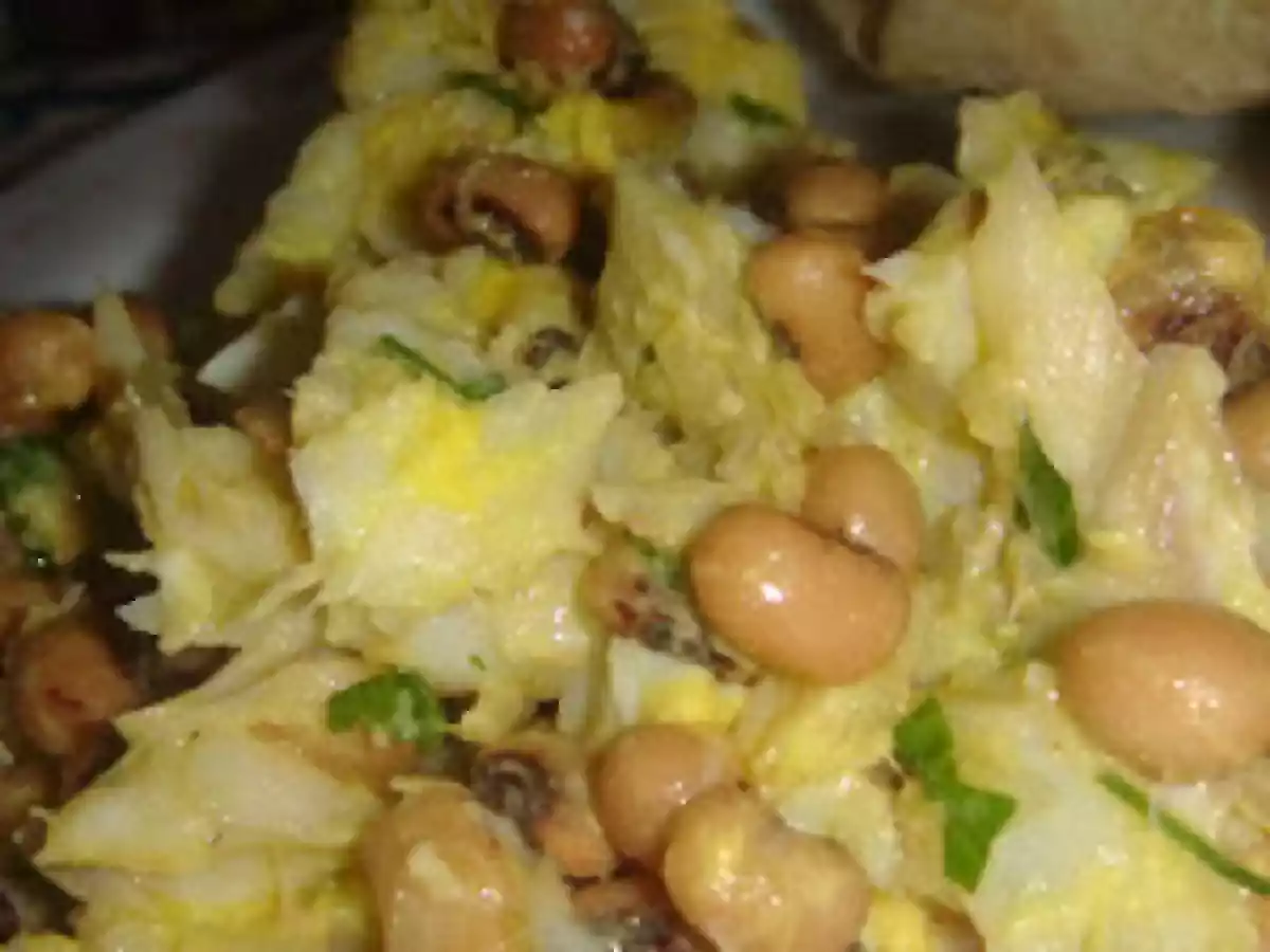 Salada de Bacalhau, Feijão Frade e Ovo Acompanhado com Torradas de Manteiga - foto 5
