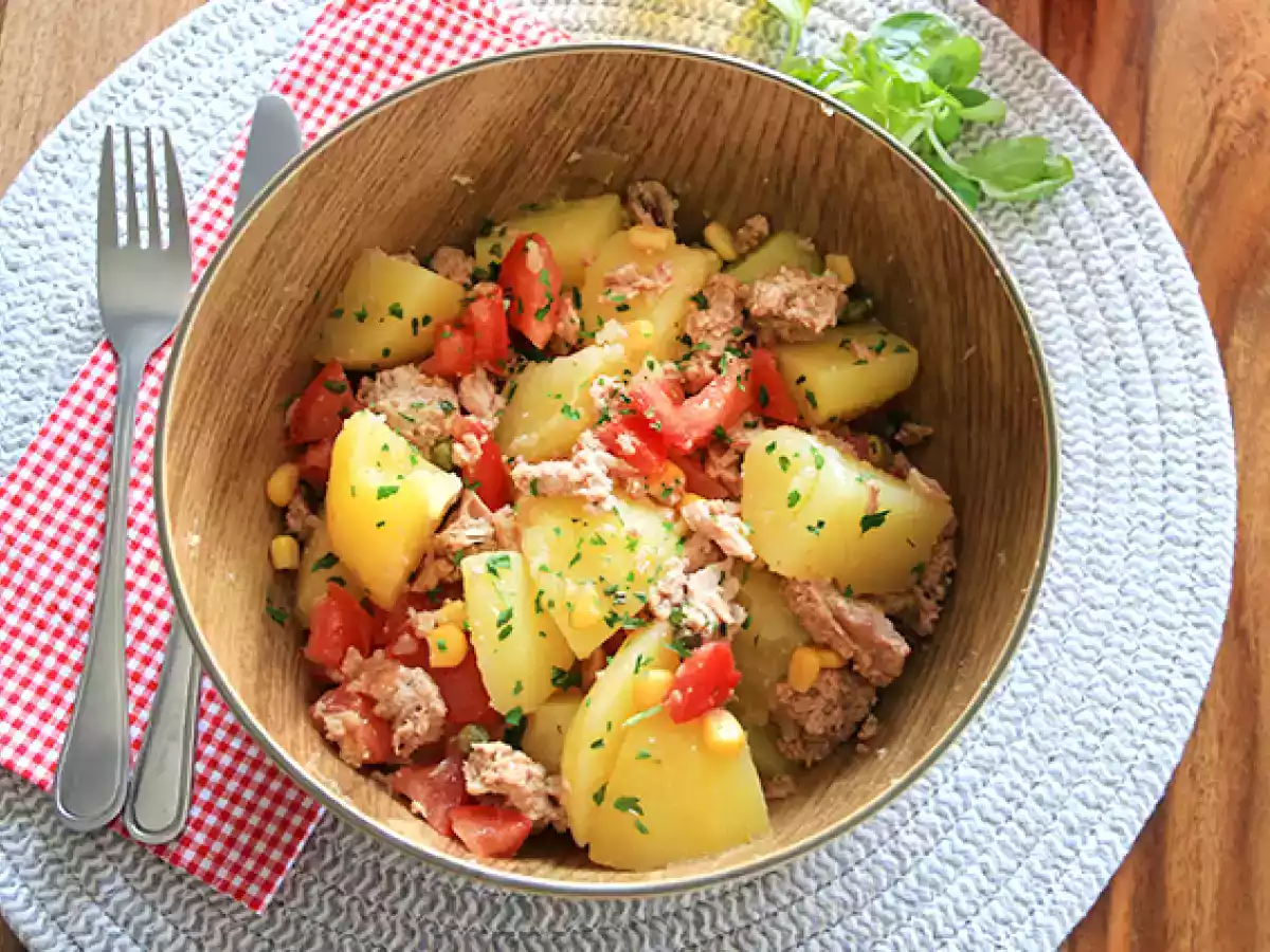 Salada de batata, atum e tomate - foto 2