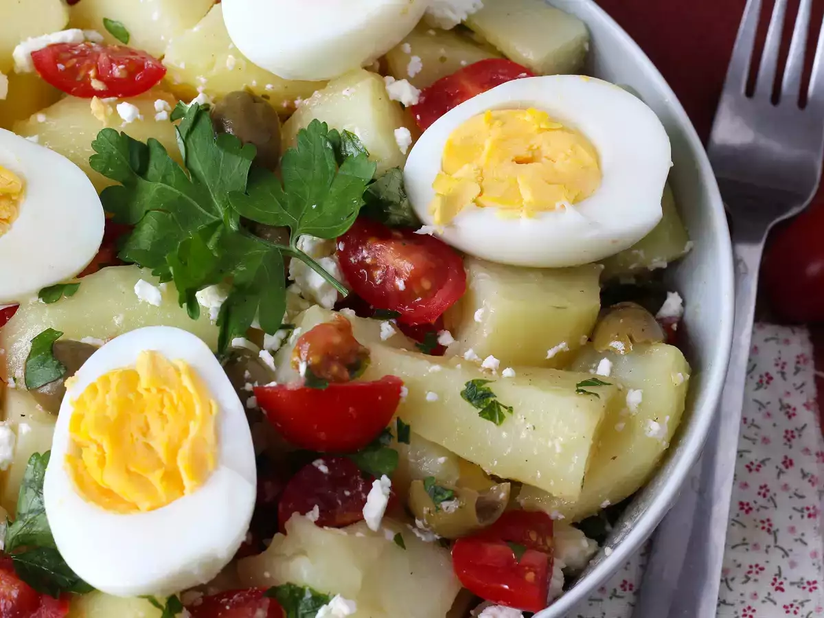 Salada de batata com queijo feta, ovo e tomate-cereja - foto 3