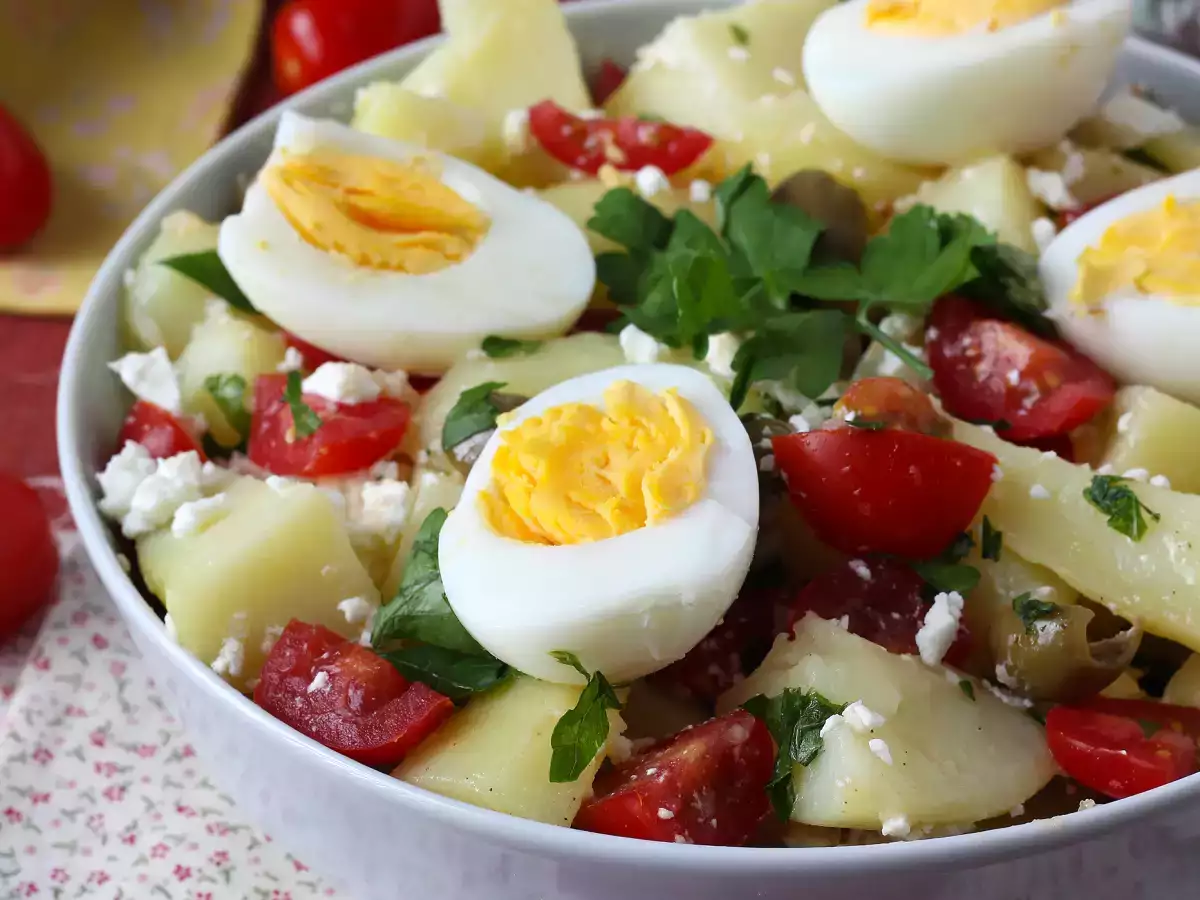 Salada de batata com queijo feta, ovo e tomate-cereja - foto 5
