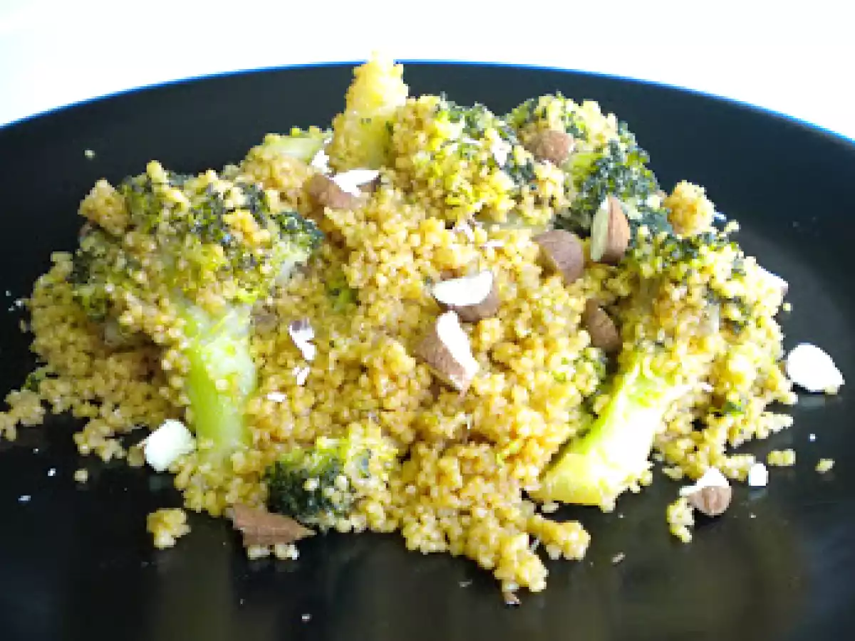 Salada de brócolos e couscous