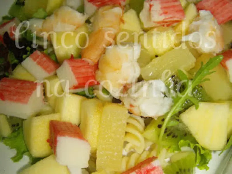 Salada de camarão com fruta