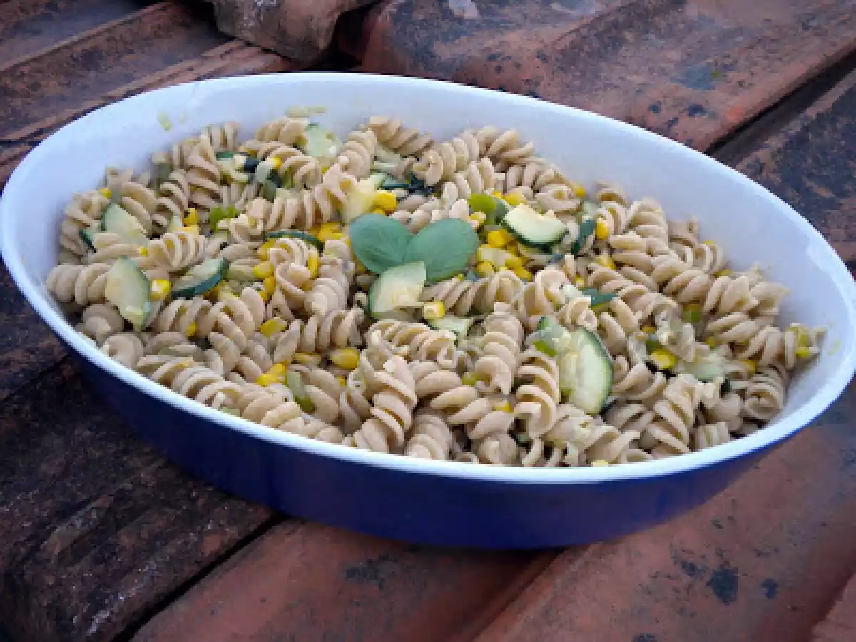 Salada de courgette e milho