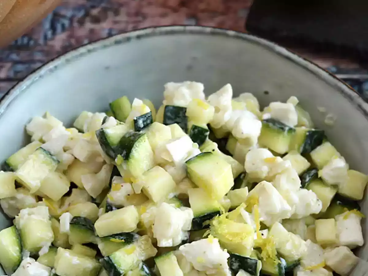Salada de curgete (abobrinha), queijo cabra e limão - foto 2