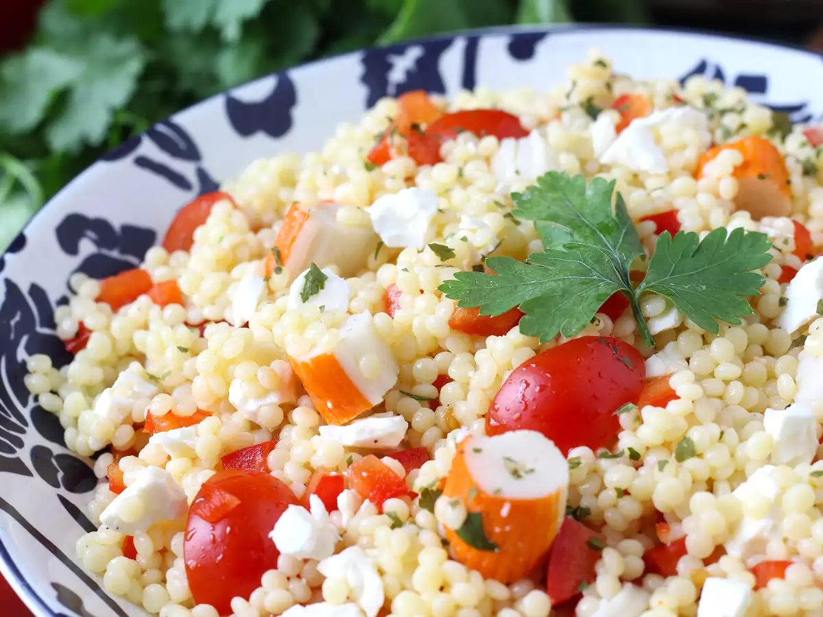 Salada de cuscuz pérola com delícias do mar (surimi): Fresca, colorida e deliciosa - foto 6